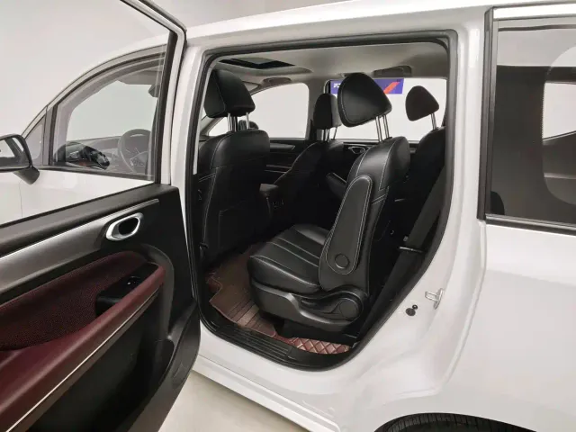 GAC Trumpchi M6 — Фото автомобиля 19
