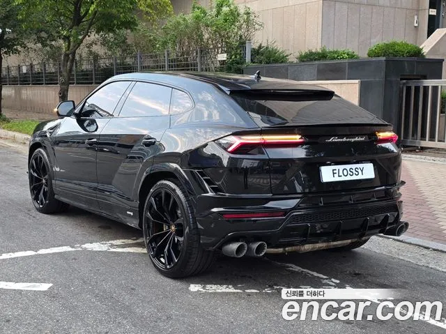 Lamborghini Urus — Фото автомобиля 2
