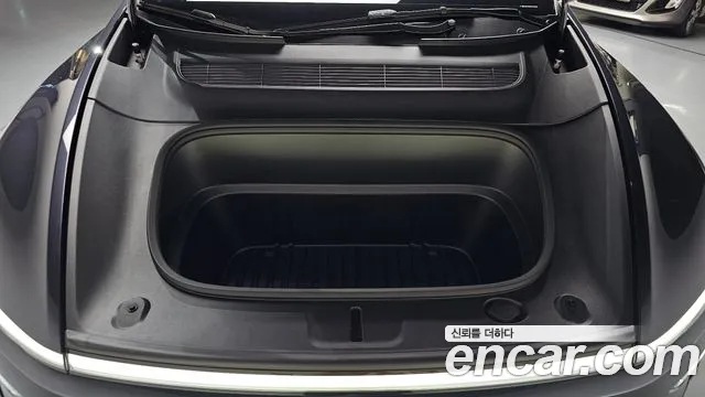 Tesla Model Y — Фото автомобиля 6