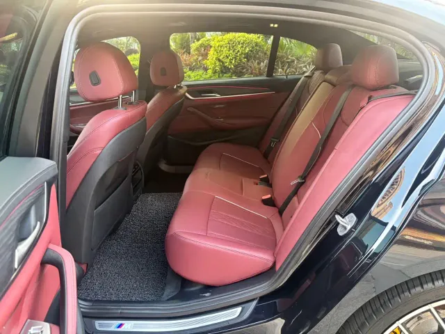 BMW 5 Series — Фото автомобиля 6