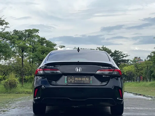 Honda Inspire Hybrid — Фото автомобиля 5
