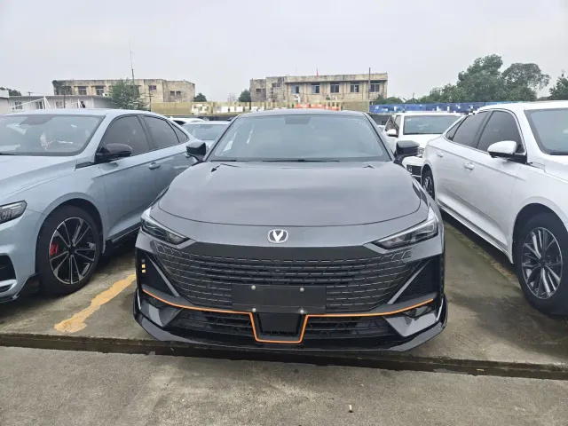 Changan UNI-V — Фото автомобиля 2