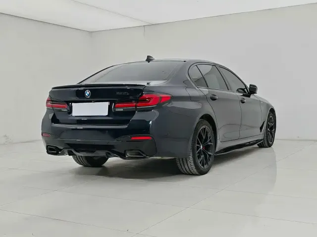 BMW 5 Series — Фото автомобиля 4