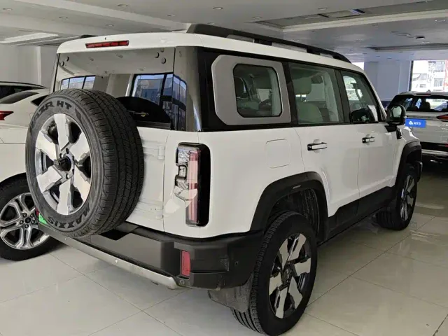 BAIC BJ40 — Фото автомобиля 3