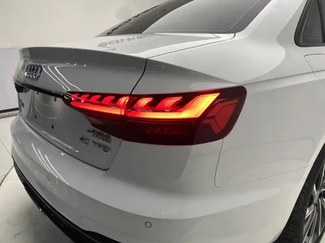 Audi A4L — Фото автомобиля 10