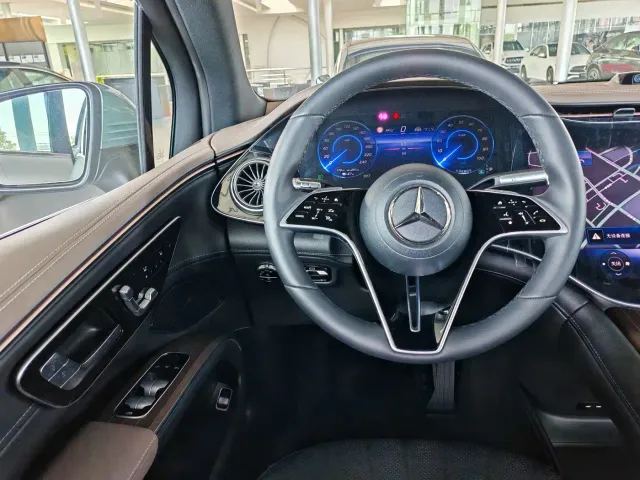 Mercedes-Benz EQS SUV — Фото автомобиля 7
