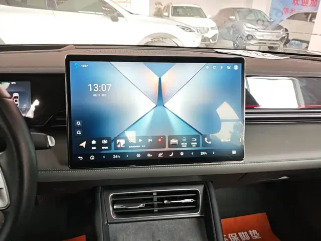 BYD Qin L — Фото автомобиля 12