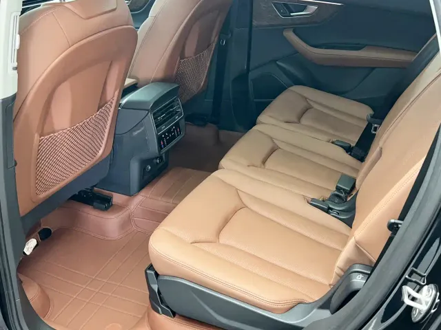 Audi Q7 — Фото автомобиля 20