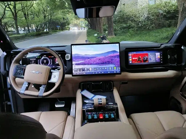 BYD FangChengBao Leopard 8 — Фото автомобиля 12