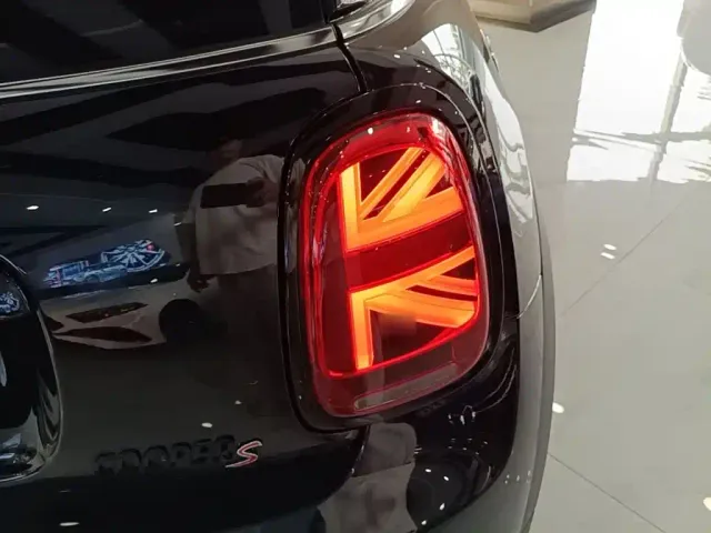MINI Hatch — Фото автомобиля 7