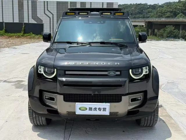 Land Rover Defender — Фото автомобиля 2