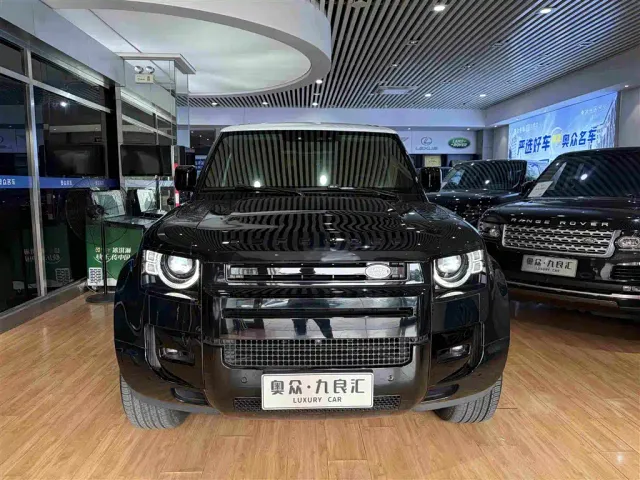 Land Rover Defender — Фото автомобиля 2