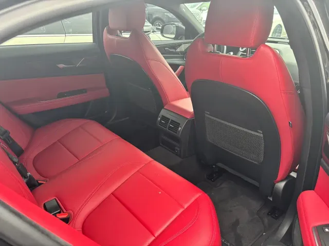 Jaguar Jaguar XEL 2024 Model 2.0T 250PS R-DYNAMIC S Gloss Black Sport Edition — Фото автомобиля 10