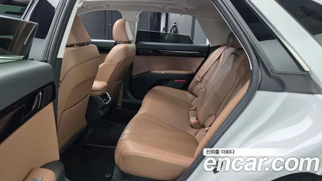 Hyundai Grandeur Grandeur (GN7) 2.5 Бензин 2WD — Фото автомобиля 11