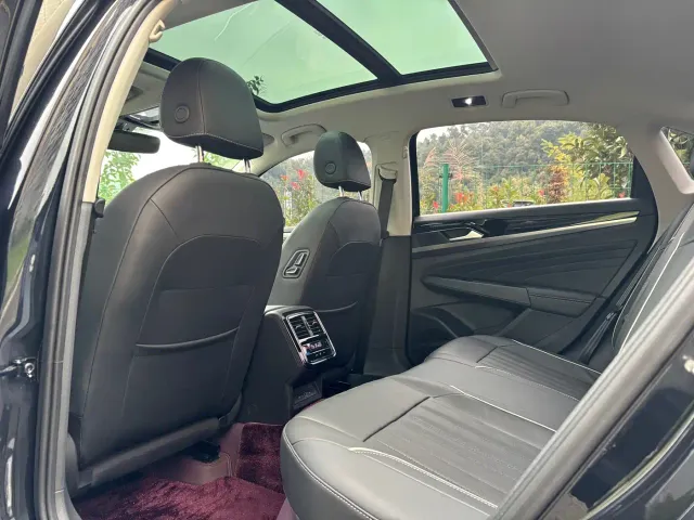 Volkswagen Passat — Фото автомобиля 6