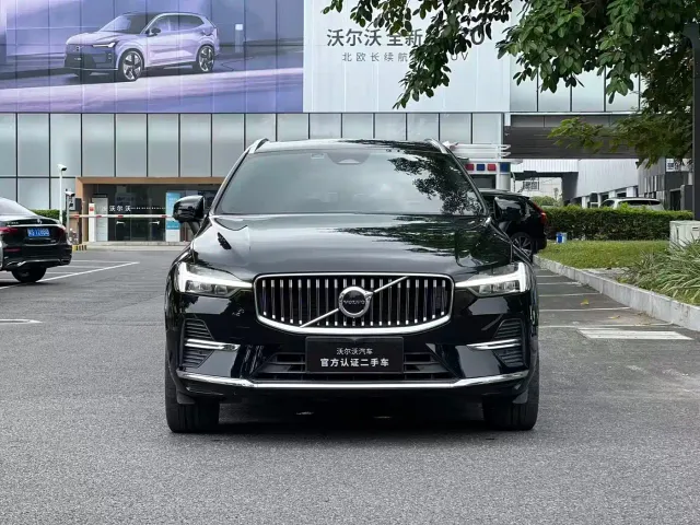 Volvo XC60 — Фото автомобиля 2