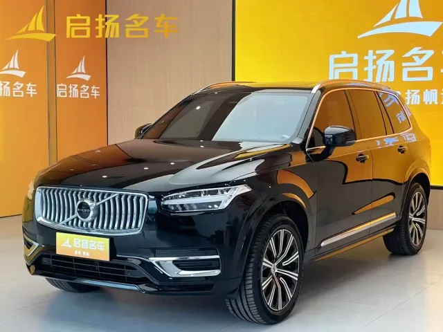 Volvo XC90 — Фото автомобиля 2