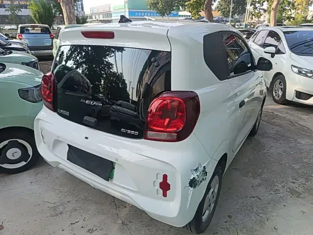 Roewe Clever — Фото автомобиля 6