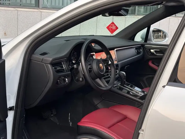 Porsche Macan — Фото автомобиля 6