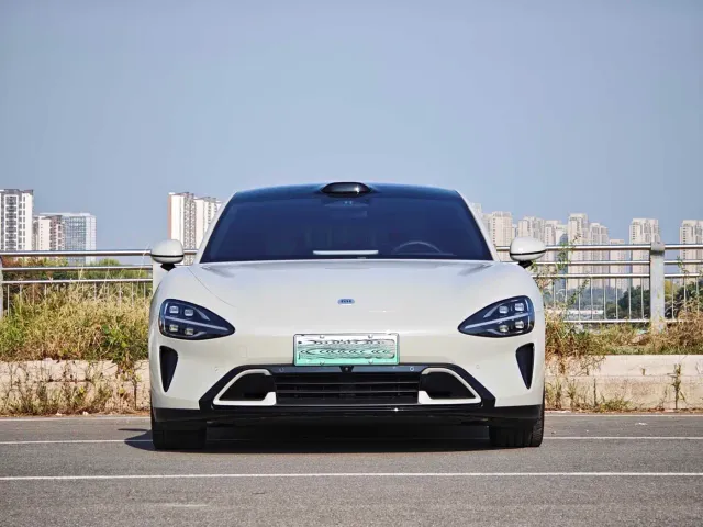 Xiaomi SU7 — Фото автомобиля 2