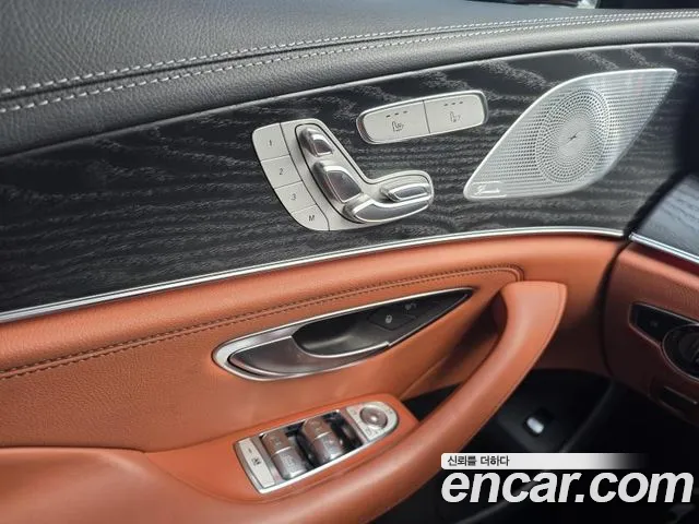 Mercedes-Benz CLS-Class — Фото автомобиля 15