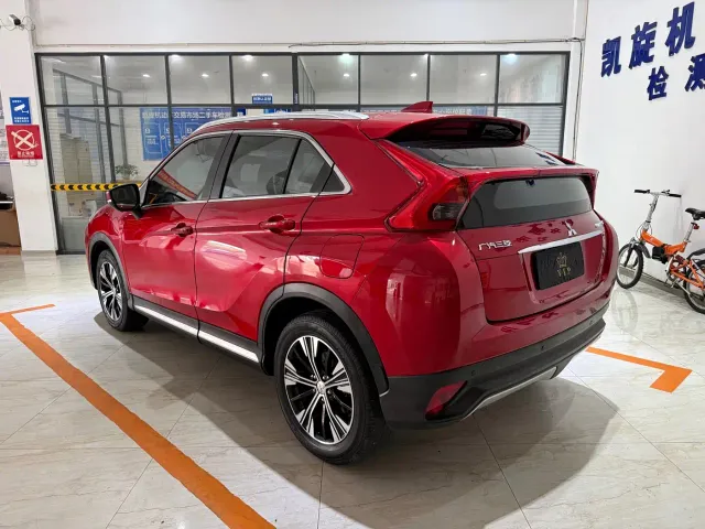 Mitsubishi Eclipse Cross — Фото автомобиля 6