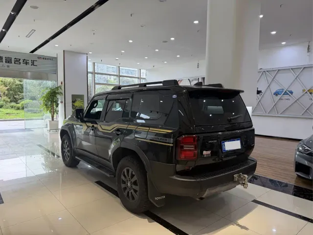 Toyota Prado — Фото автомобиля 7