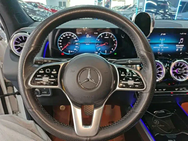 Mercedes-Benz GLB-Class — Фото автомобиля 10