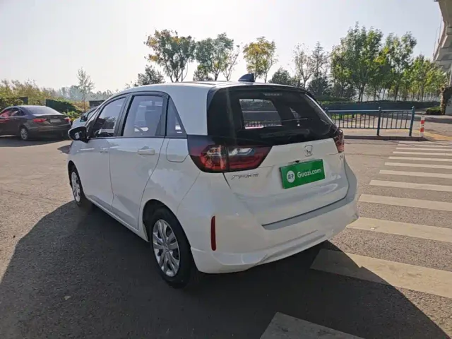 Honda Fit — Фото автомобиля 4