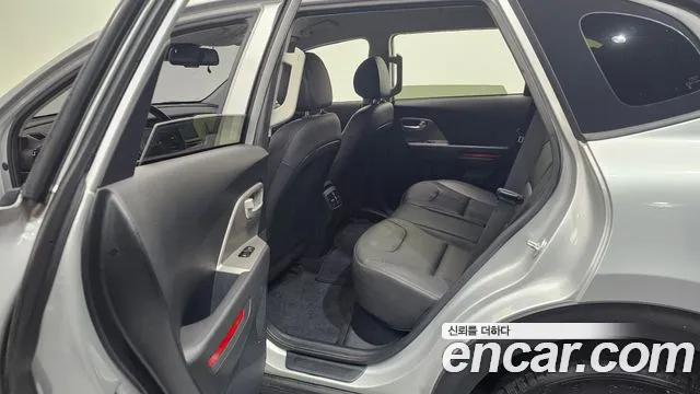 Kia Niro — Фото автомобиля 16