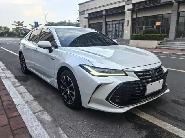 Toyota Avalon — Фото автомобиля 3