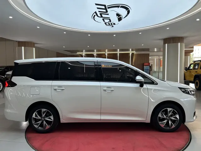 GAC Trumpchi M6 — Фото автомобиля 4