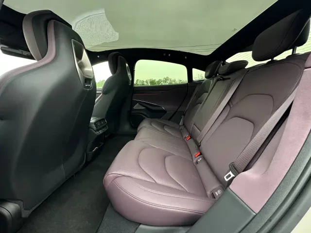 Xiaomi SU7 — Фото автомобиля 19