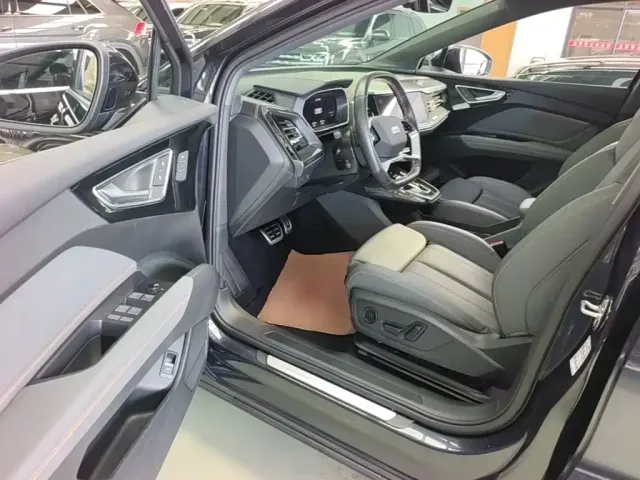 Audi Q4 e-tron — Фото автомобиля 15