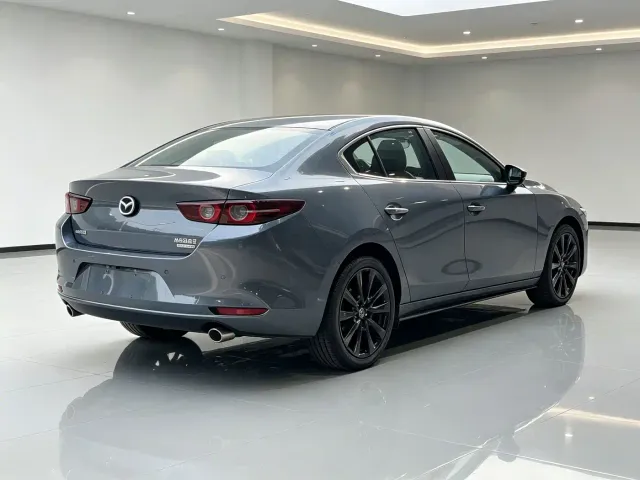 Mazda Axela — Фото автомобиля 6