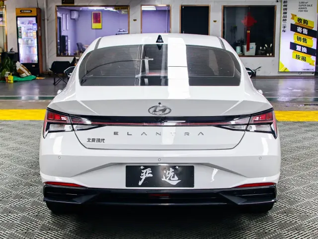 Hyundai Elantra — Фото автомобиля 20