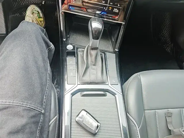 Volkswagen Passat — Фото автомобиля 13