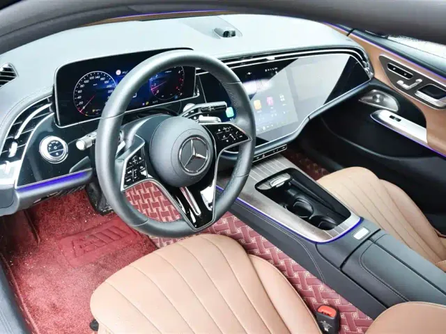 Mercedes-Benz E-Class — Фото автомобиля 11