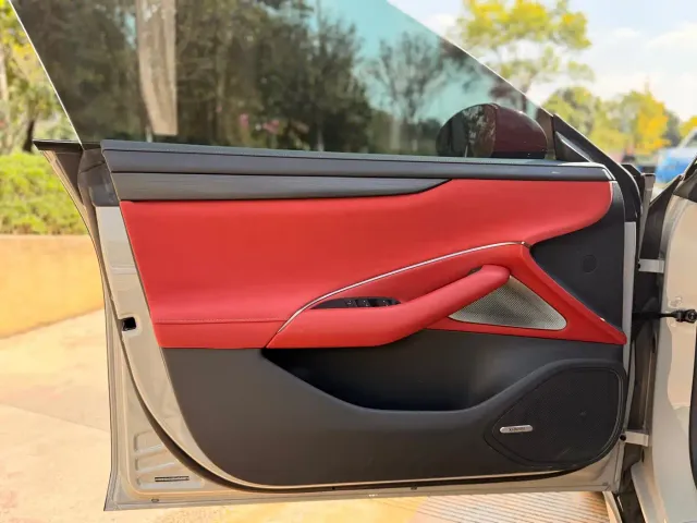 Xiaomi SU7 — Фото автомобиля 14