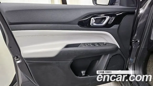 Jeep Compass — Фото автомобиля 24