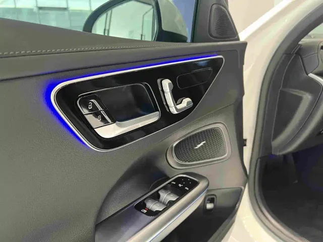 Mercedes-Benz C-Class — Фото автомобиля 20