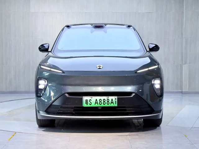 Nio ES8 — Фото автомобиля 5