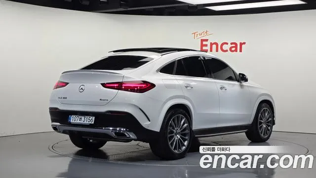 Mercedes-Benz GLE-Class — Фото автомобиля 2