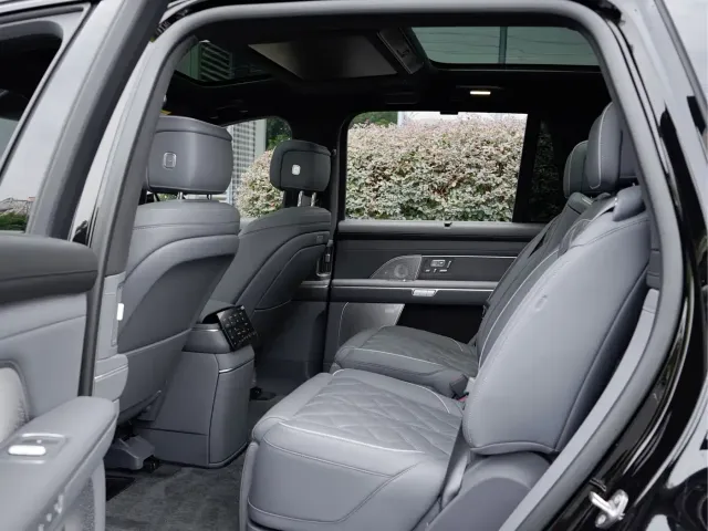 NIO NIO ES8 2025 Model 6-Seat Executive Luxury Edition — Фото автомобиля 11