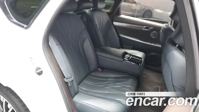 Genesis G80 Electrified G80 (RG3) — Фото автомобиля 11