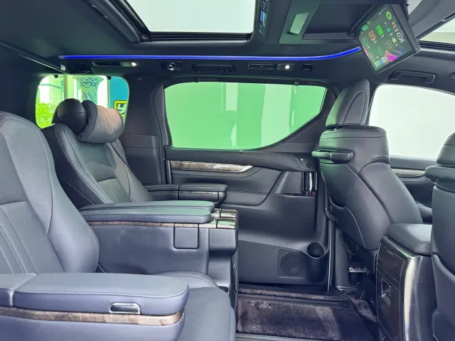 Toyota Vellfire — Фото автомобиля 10