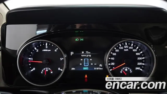 Kia Carnival Generation 4 — Фото автомобиля 8