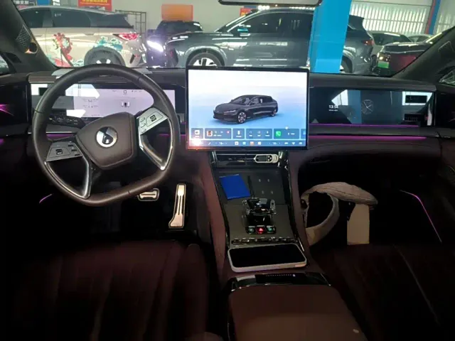 Denza Z9GT — Фото автомобиля 9
