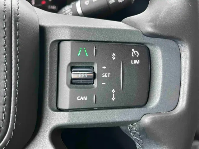 Land Rover Defender — Фото автомобиля 9