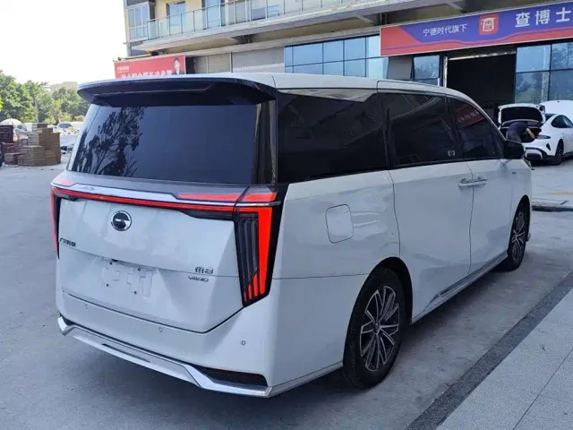 GAC Trumpchi M8 — Фото автомобиля 9